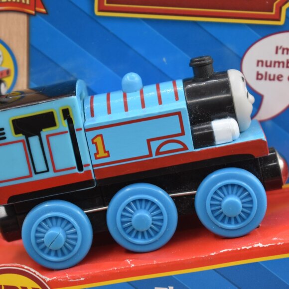 Talking Thomas Talks & Lights Up Hero of Rails Learning Curve Thomas & Friends - Picture 9 of 11